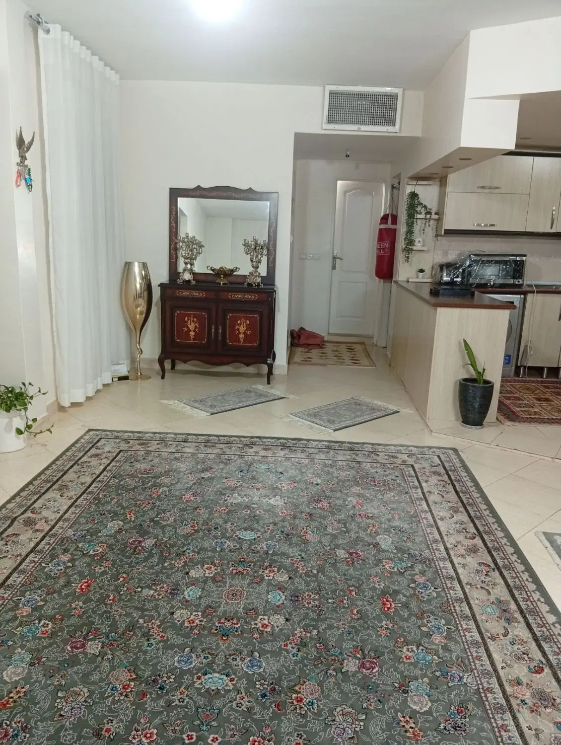 فروش اپارتمان۹۰متر ۲خواب_سند تک برگ_خیابان سپاه