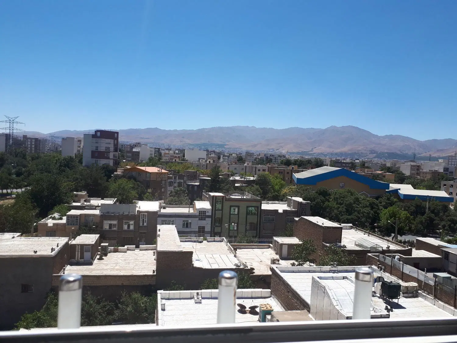 واحد ۱۴۰ متری فرهنگیان