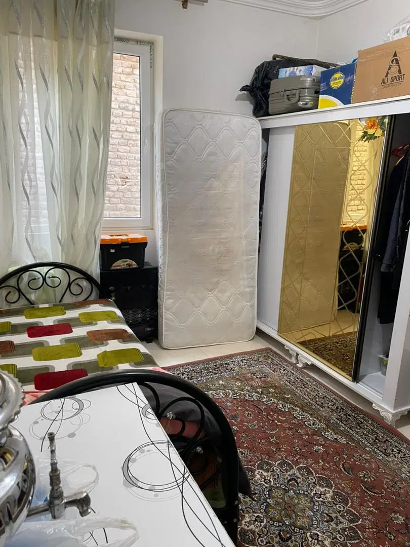 منزل مسکونی واقع دربردارد خیابان انعام