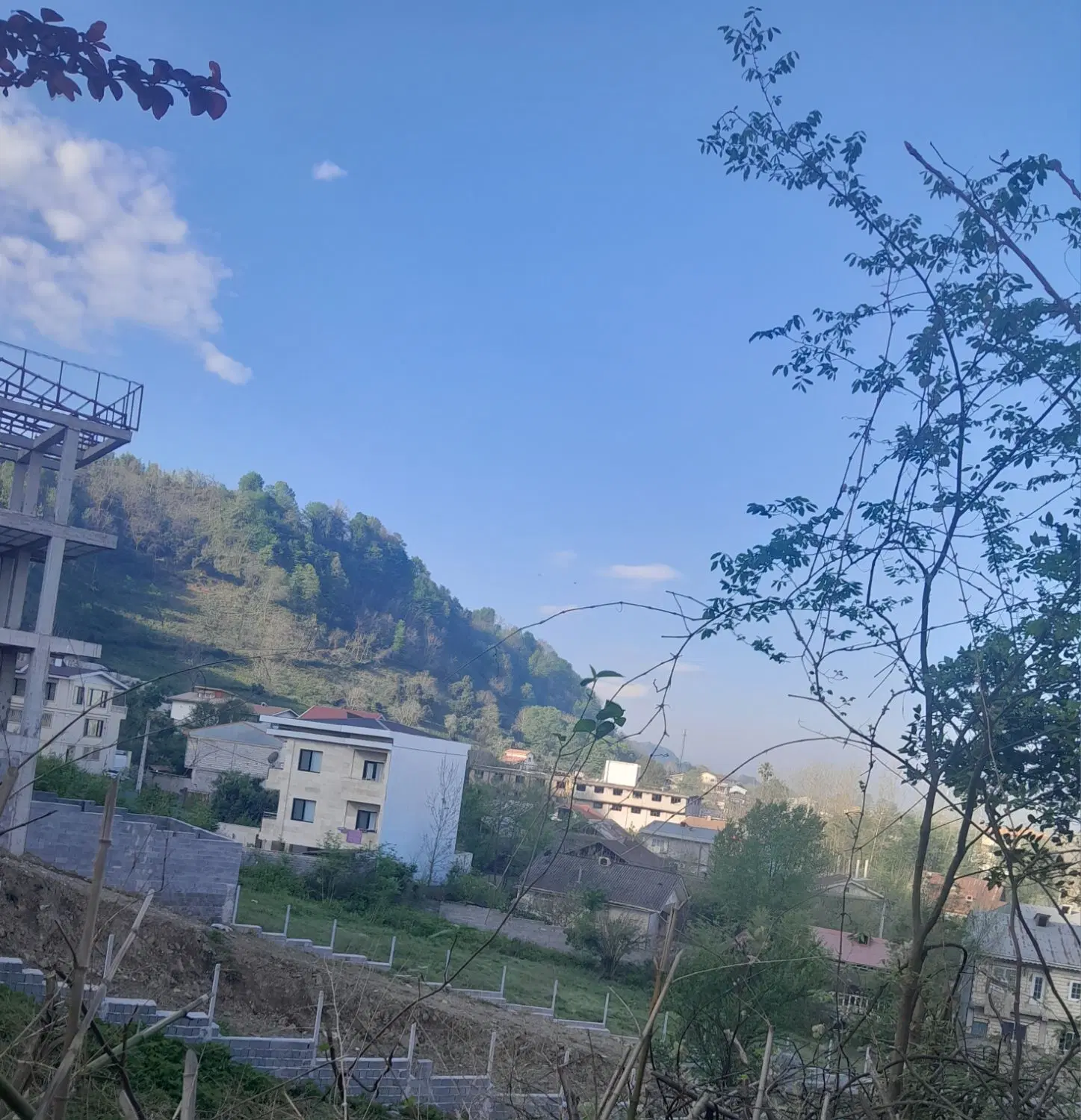 زمین با کاربری مسکونی ۷۵۰متر در طبیعت لاهیجان
