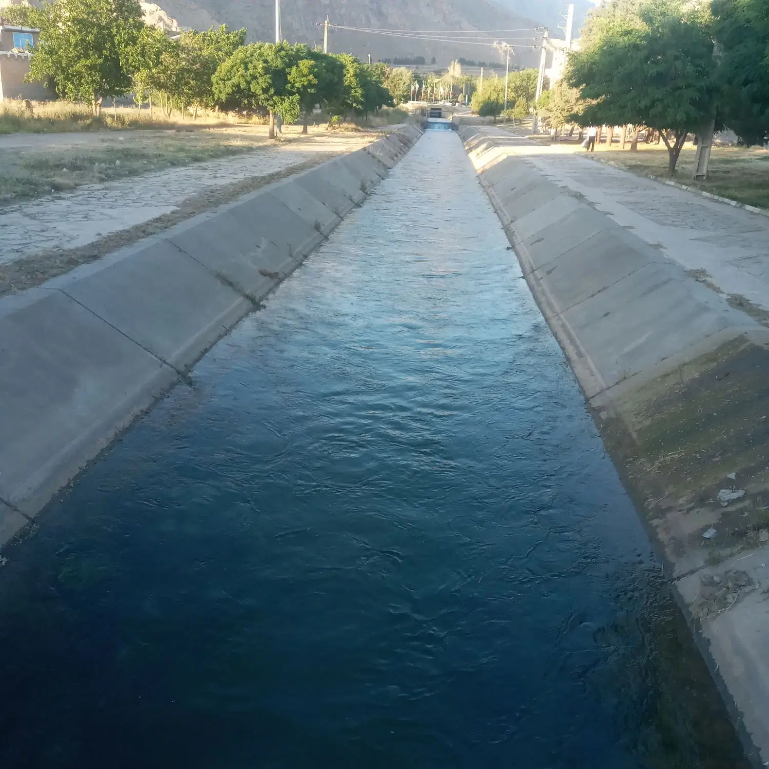 باغ شاهگدار مشرف به سد