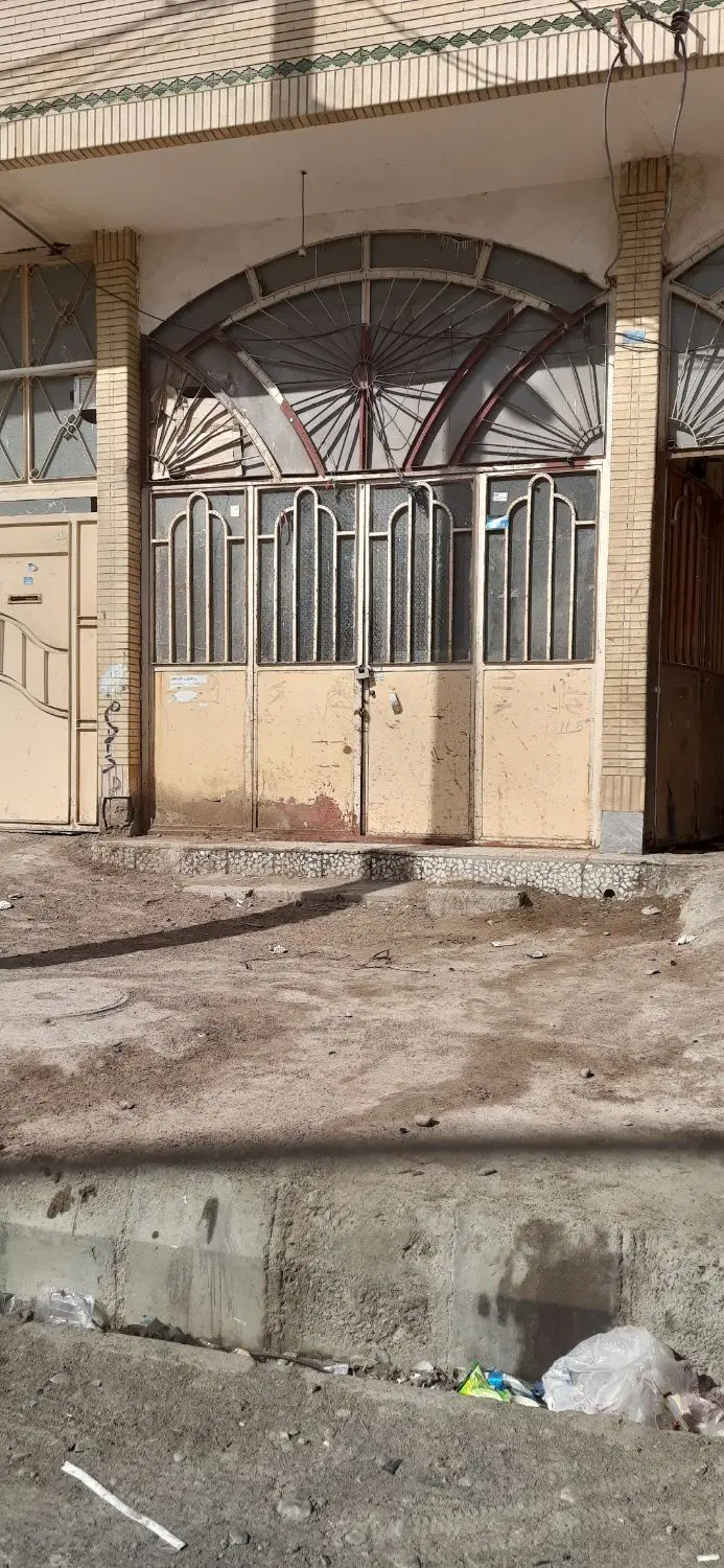 دو مغازه تجاری