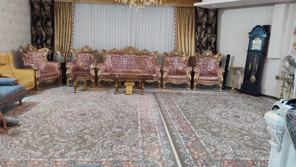 به رهن داده می شود