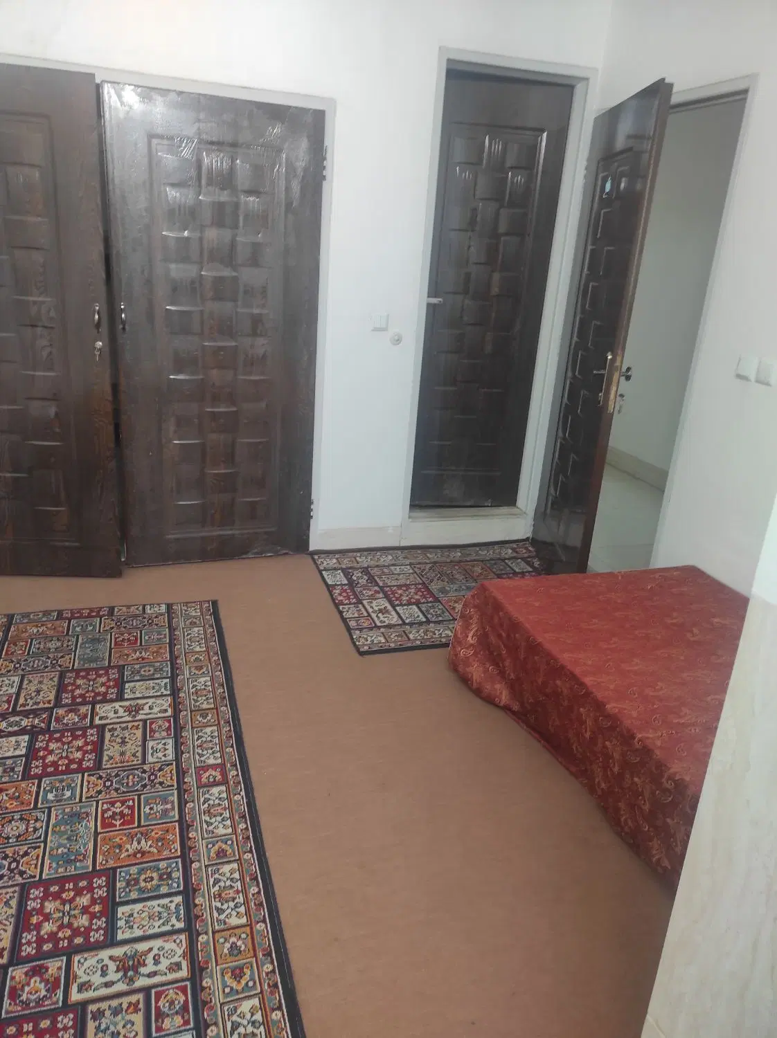 سویت اجاره فقط به خانم اجاره داده میشود