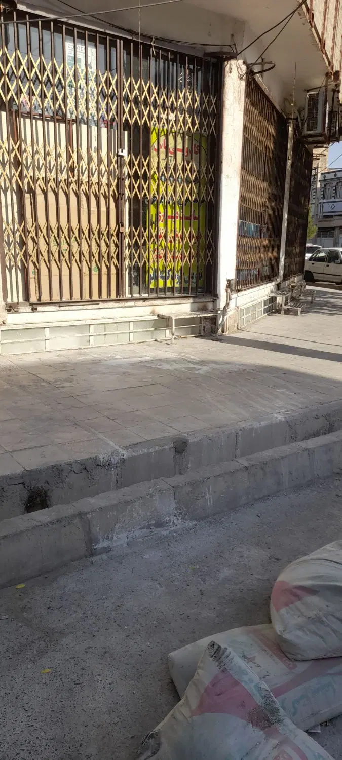 اجاره مغازه تجاری نبش دو بیست متری