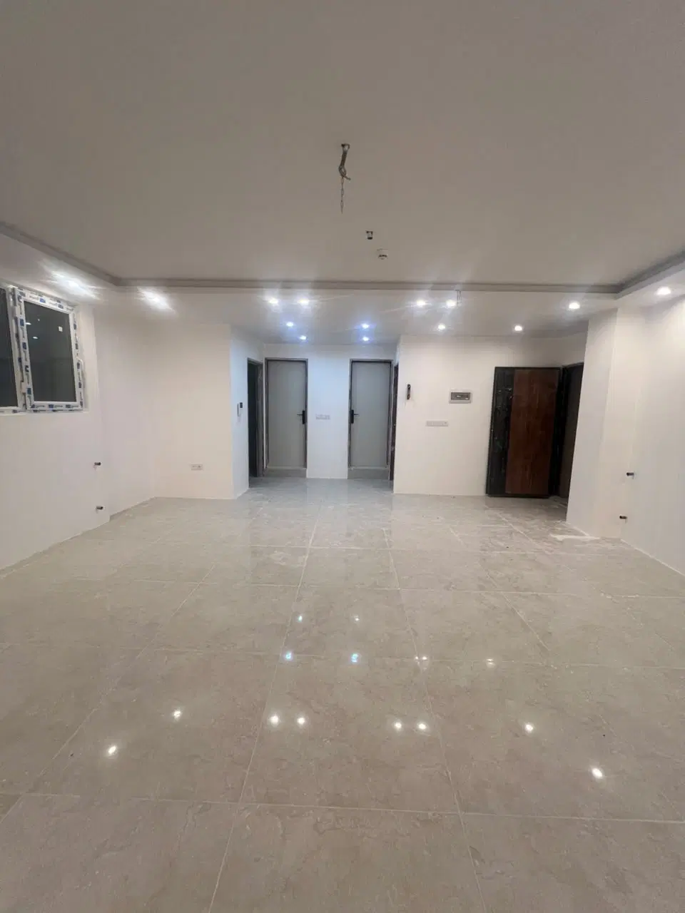 آپارتمان نوساز ۱۳۰ متری ۳ خوابه حاج بلوک