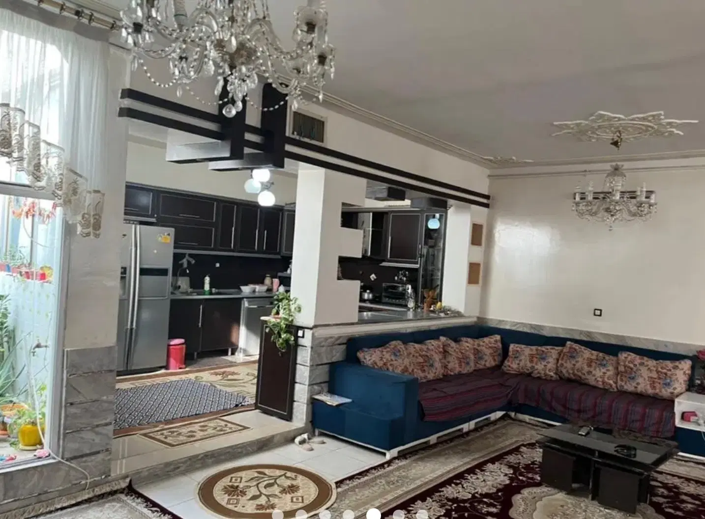 ساختمان مسکونی درابتدای خیابان سیدجمالدین ارغوان۱۴