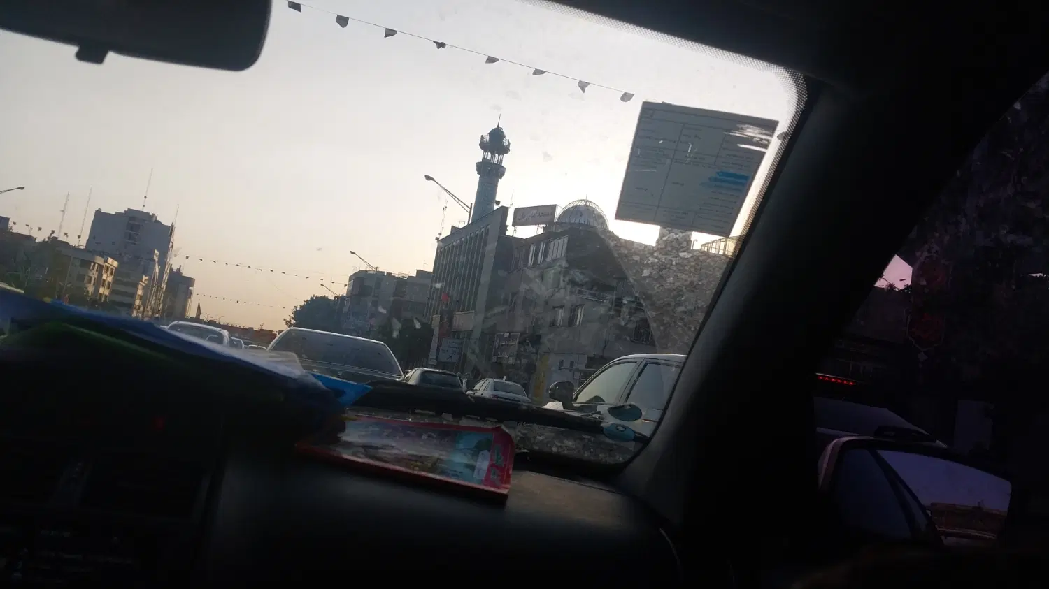 زمین جا مغازه  و زمین  مسکونی