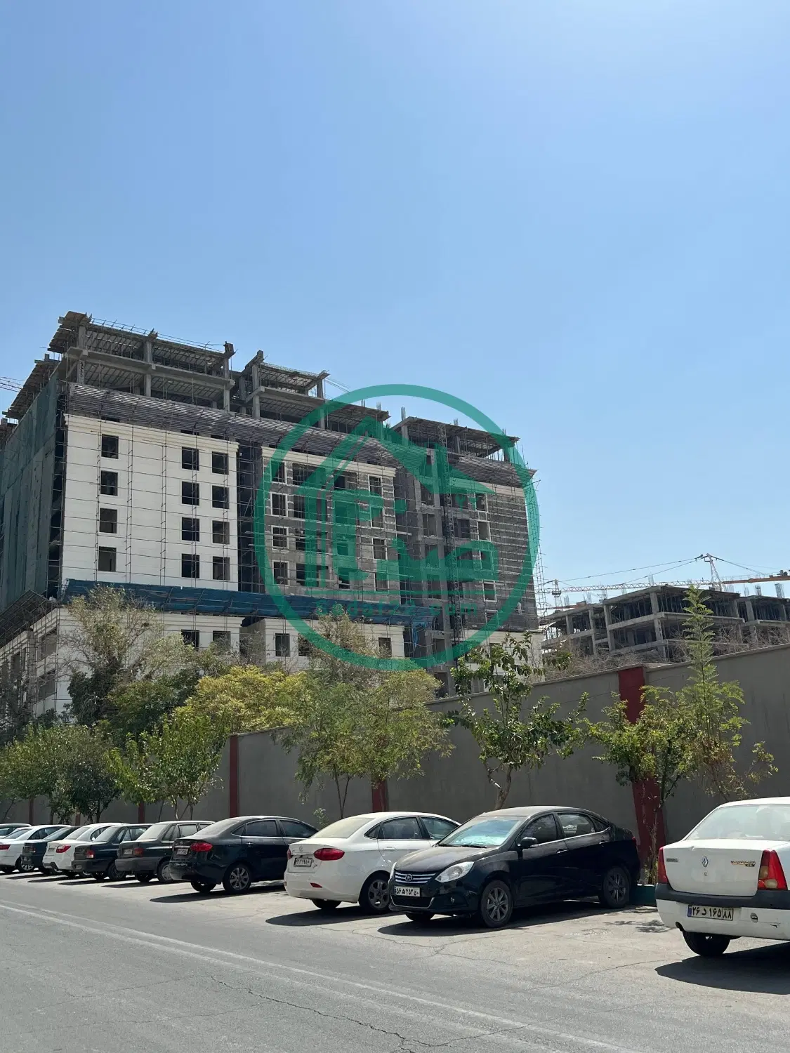 فروش ۱۰۲ سهام نگین پیروزی به صورت یکجا