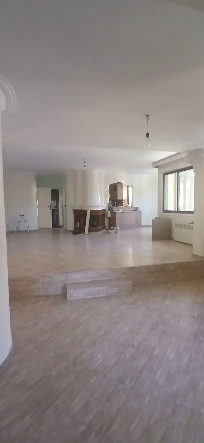 اجاره رهن ۱۲۰ متر دو خواب در فرعی دنج اقدسیه