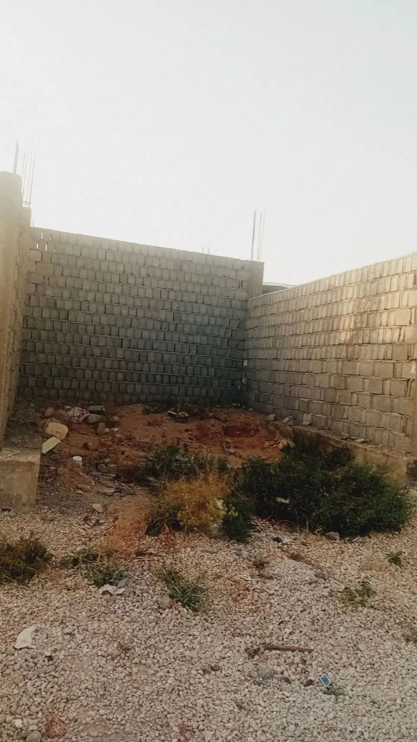 خانه نیمه ساز