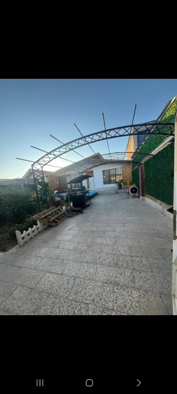 باغچه ویلای ۳۰۰متری سنقرآباد
