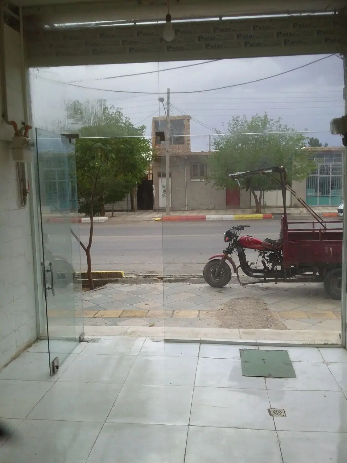 مغازه فروشی در بر مهدی اباد