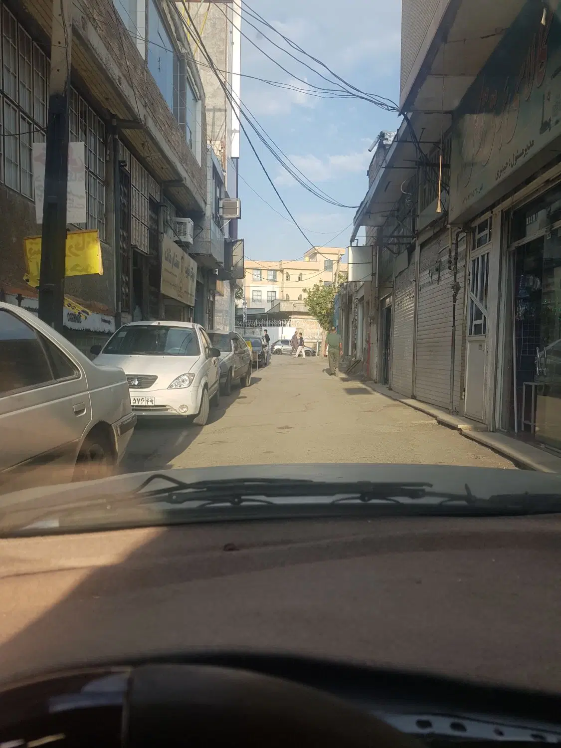 مغازه زیر خیابان سینما