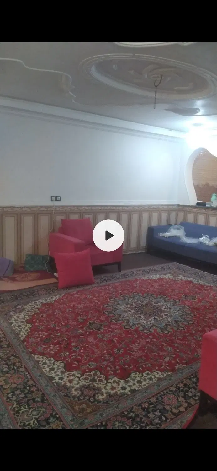 سه خواب طبقه دوم واقع در نخل تقی