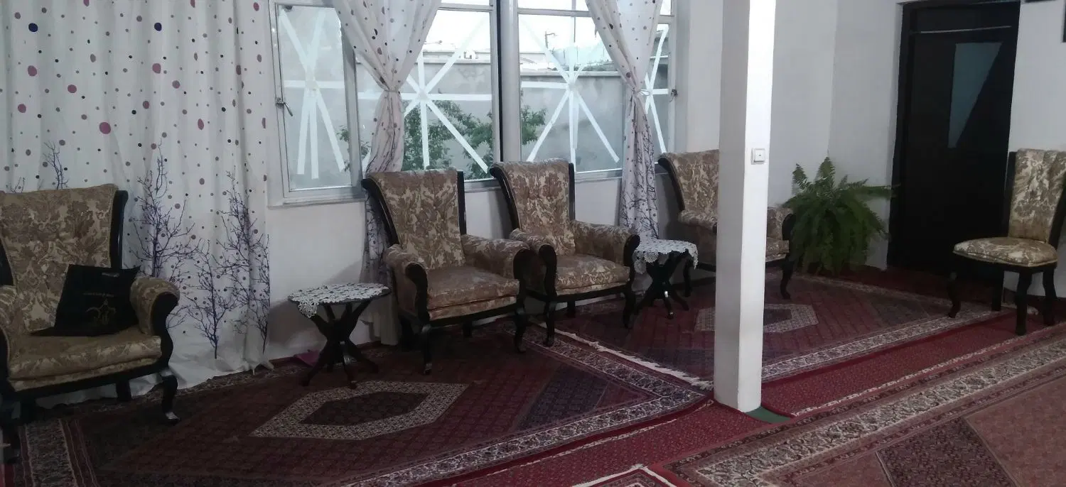 خونه ویلایی ۲۱۰متری درتوحید(دباغها) تمیزوباصفا