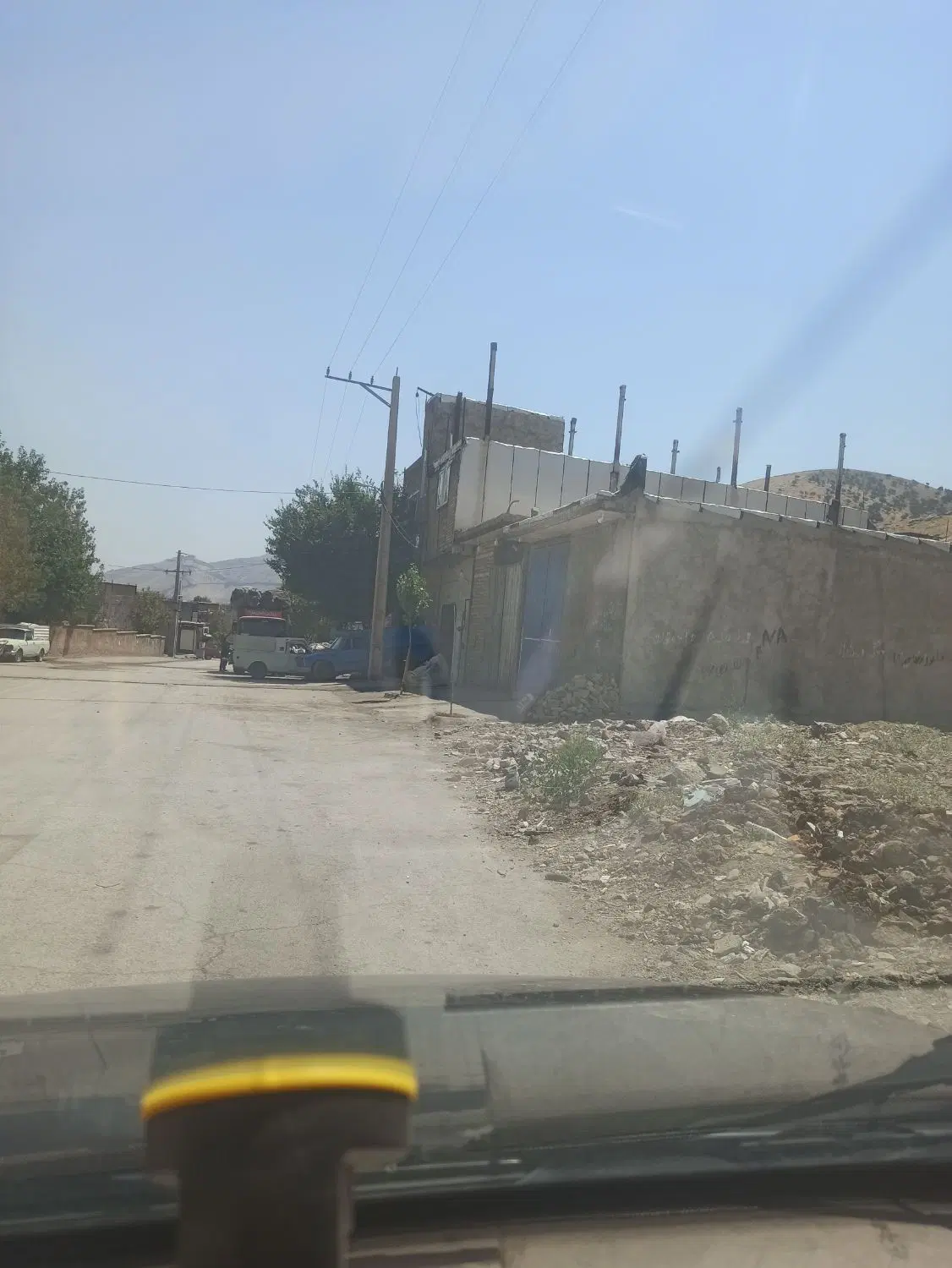 زمین جلو خیابان فلک الدین