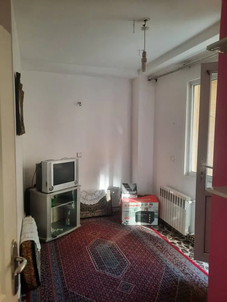 طبقه اول از۴ طبقه تک واحدی