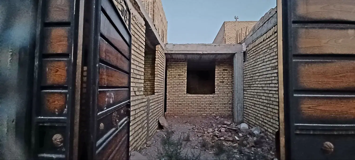 ساختمان نیمه کاره آرماتور