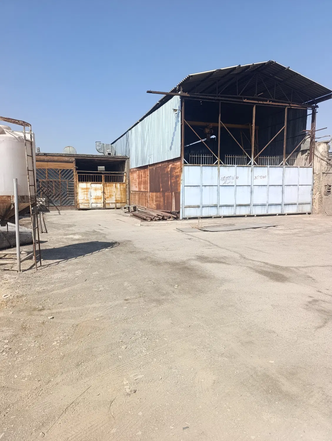 کارگاه ۱۰۰۰ متری شاهپور جدید