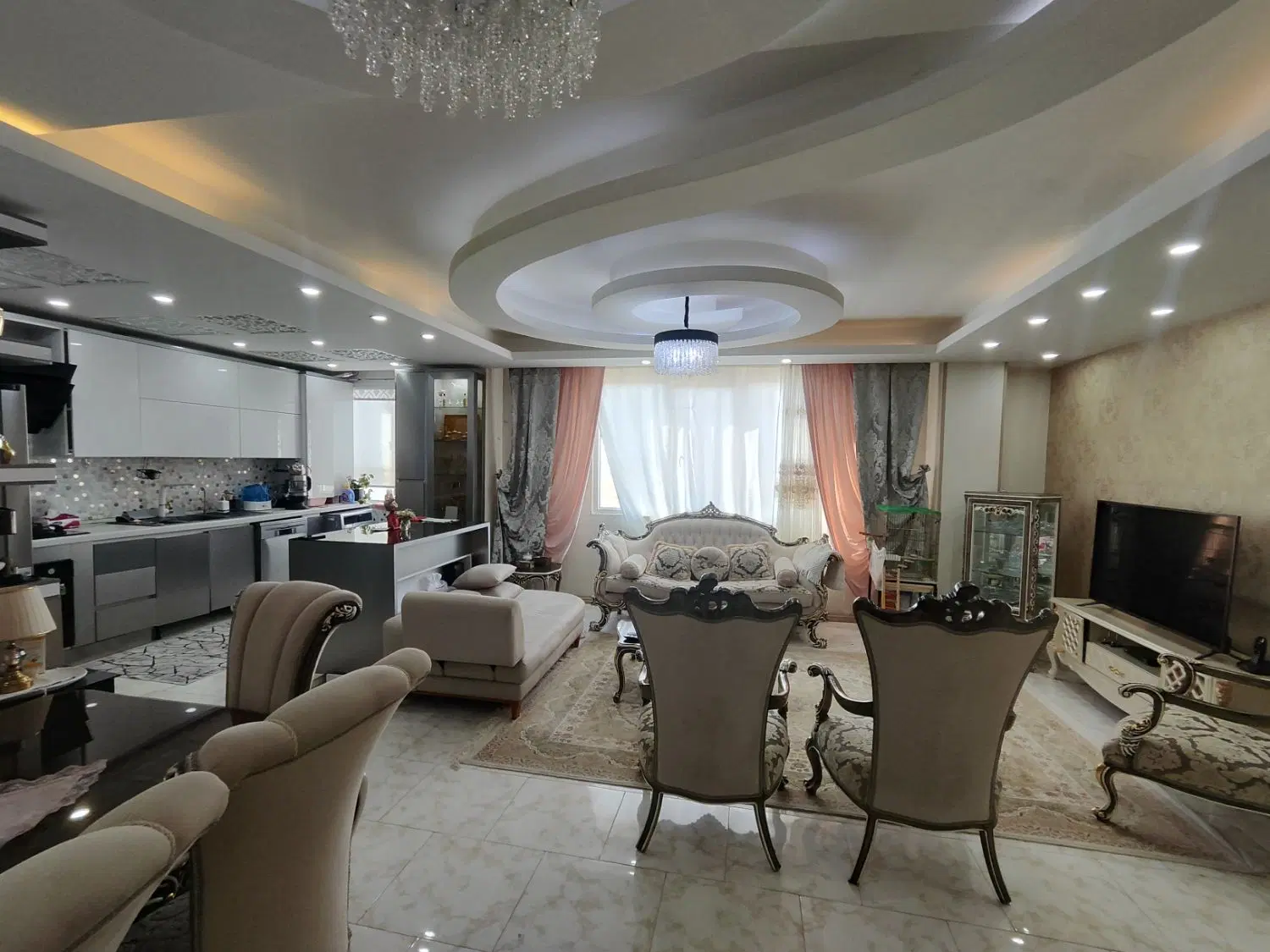 82 متر   _   سندی   _   باغستان غربی    +کد 3940