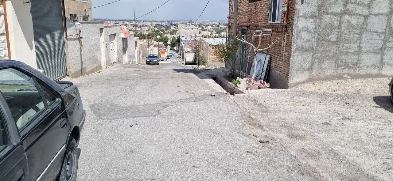 زمین مسکونی  جنوبی ۲۰۸ متر بر ۹ متری