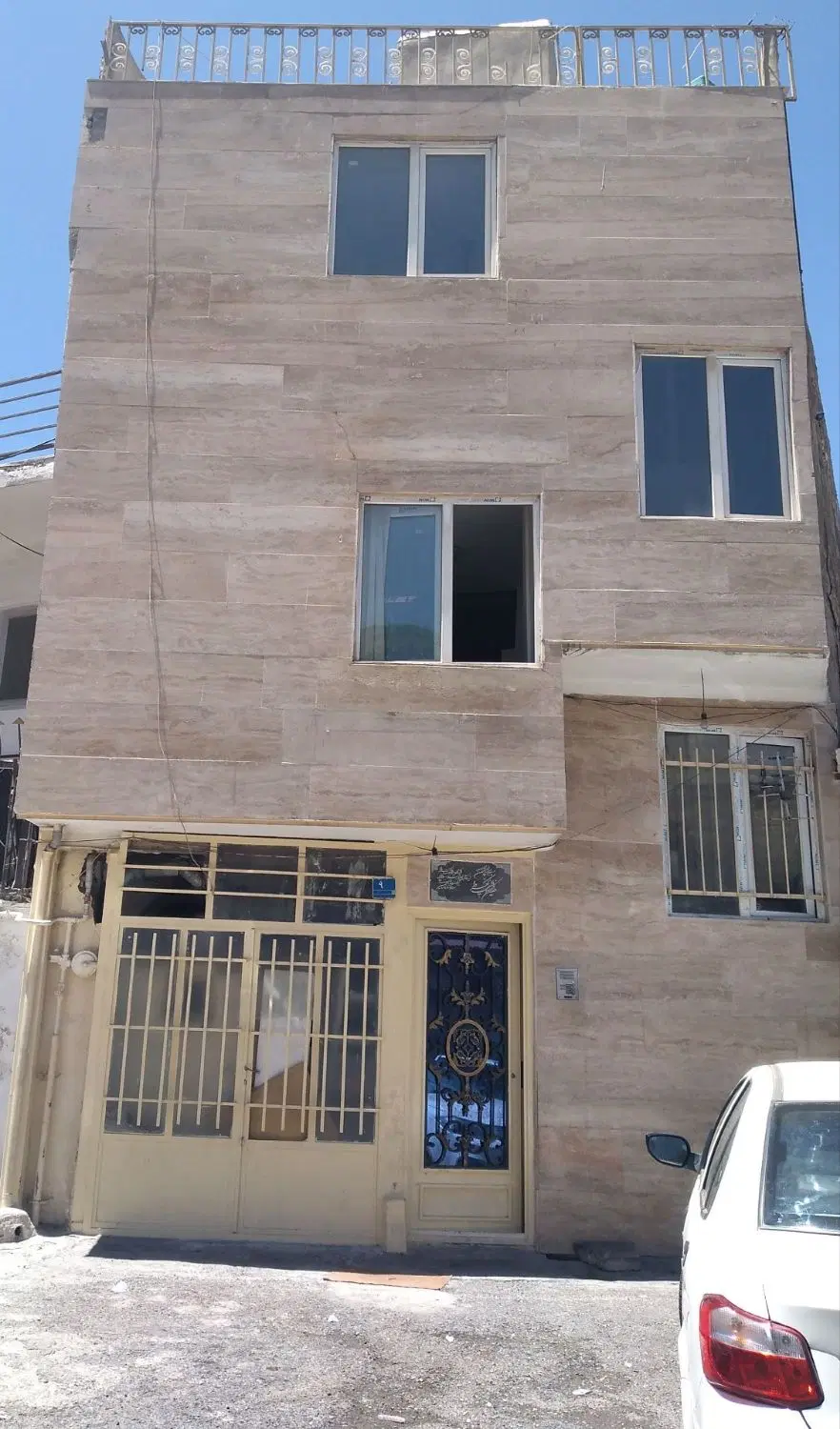 خانه خاک سفید کوچه سبلان