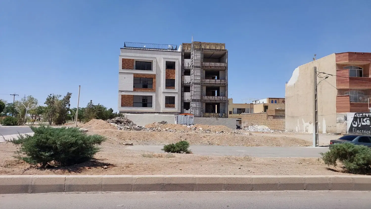 زمین مسکونی ۲ نبش بنیاد