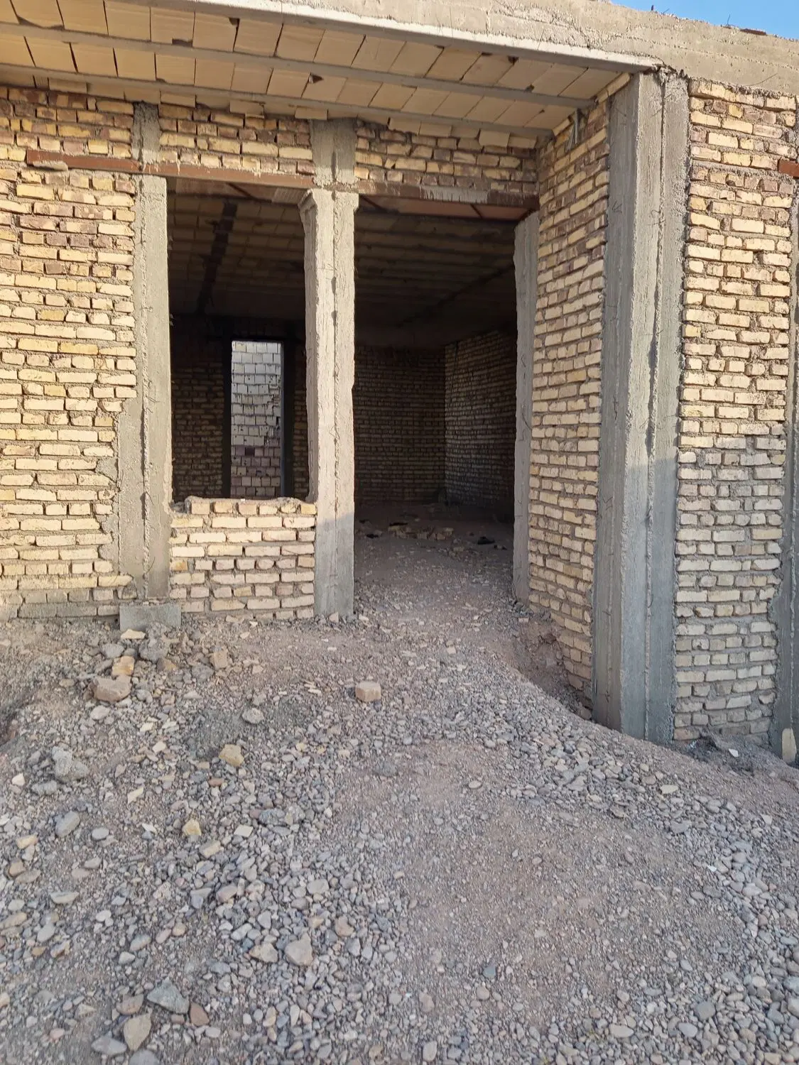 منزل نیمه ساز 350هکتاری
