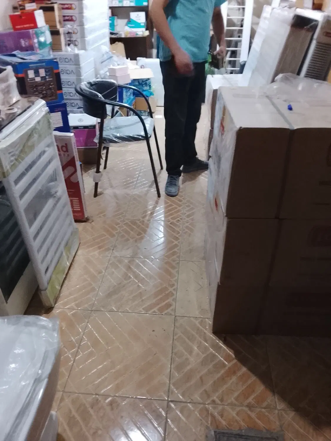 مغازه ۱۷متری