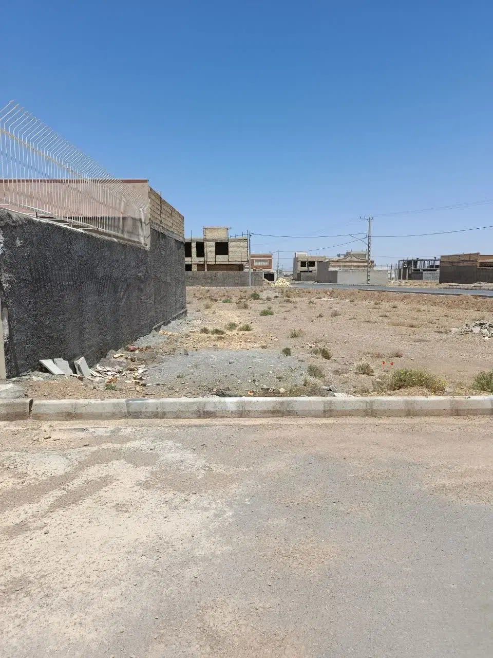 زمین ۲۰۰ متری جهاد اباد