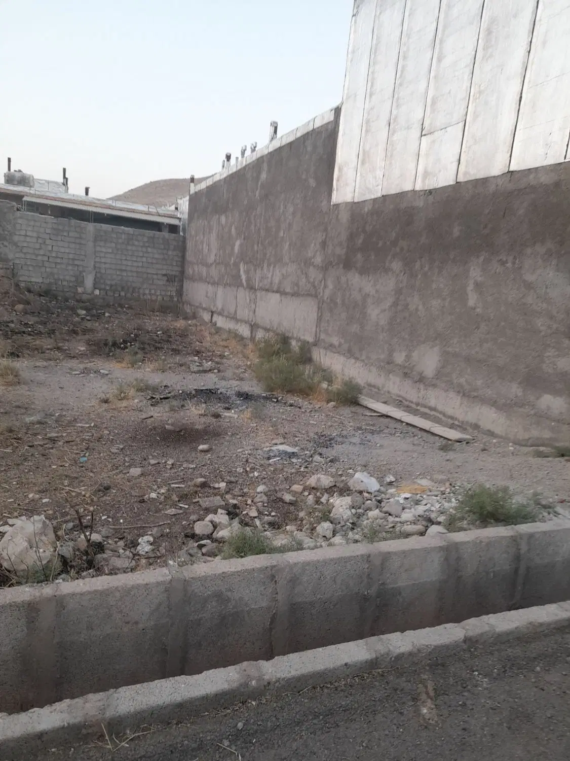 زمین هخامنش۱جنوبی ۱۶۰متر