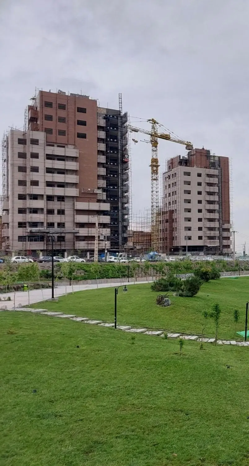 ۸۰متر فارغ‌التحصیلان میدان نمایشگاه  ارمغان شرایطی