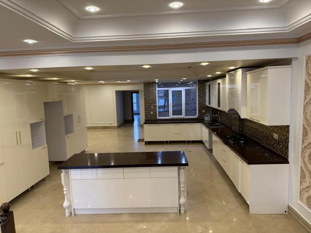 صد‌ متر  تاپ لوکیشن  طراحی مدرن  اقساطی  تهاتر