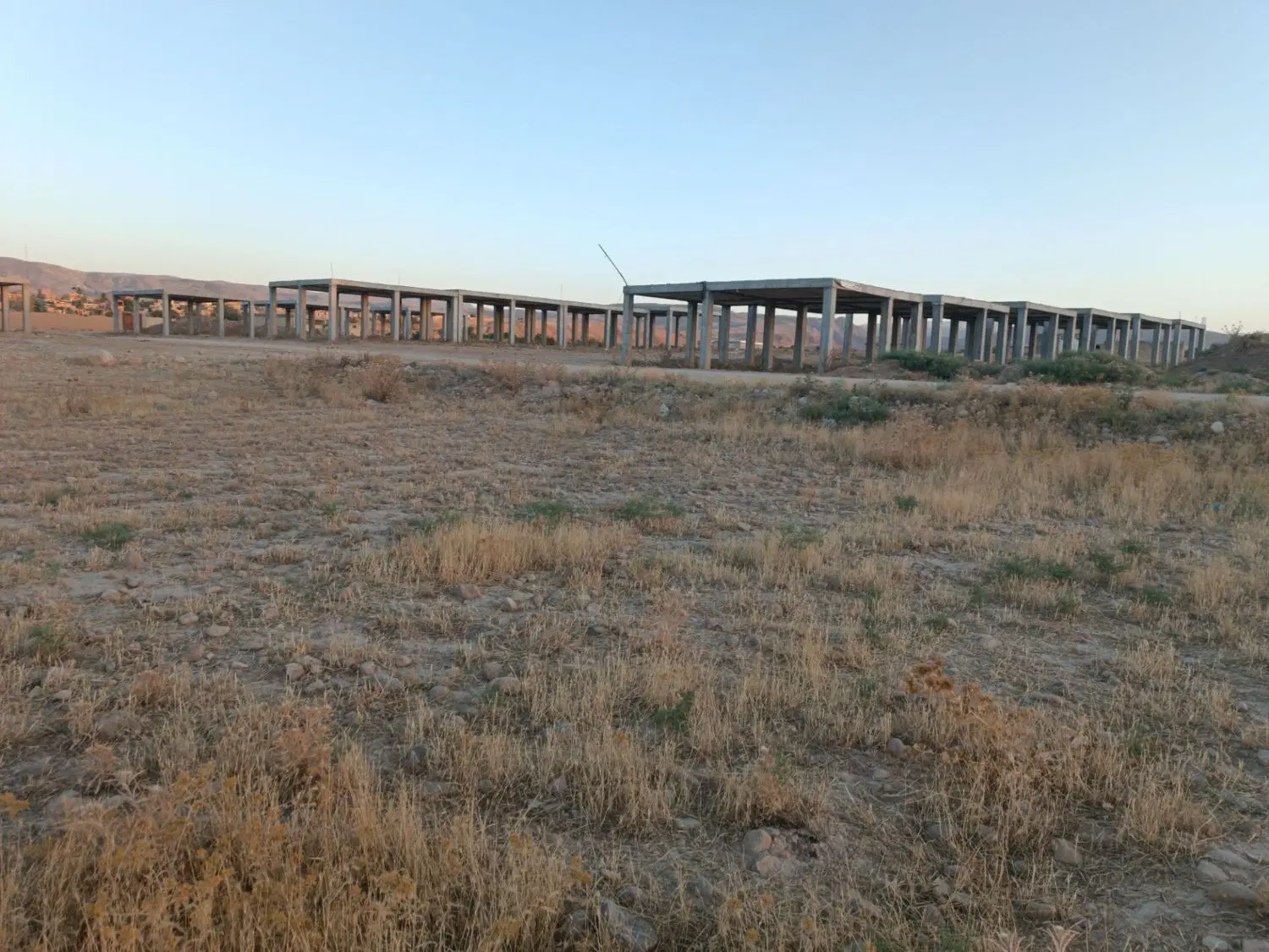 صندل اباد زمین کناره بنیاد مسکن