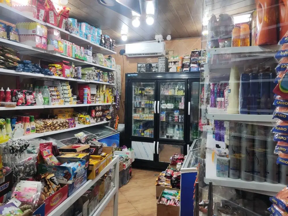 مغازه تجاری