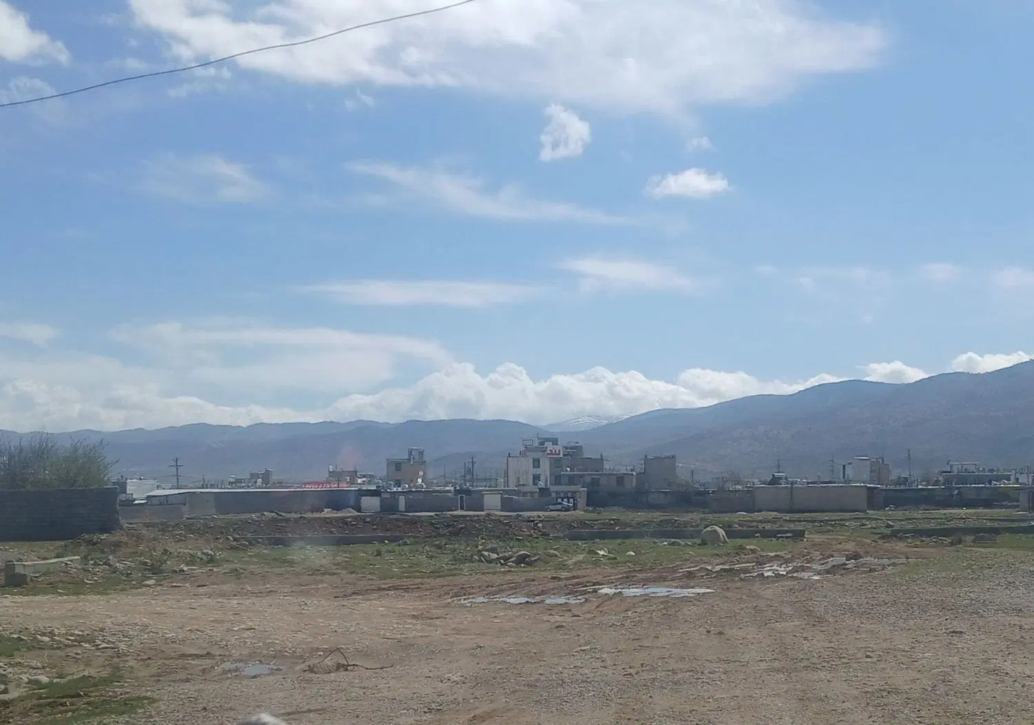 زمین فروشی