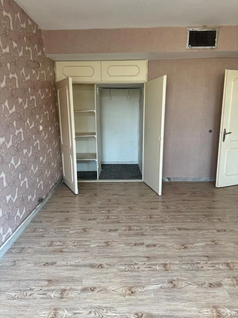 اپارتمان تک واحدی