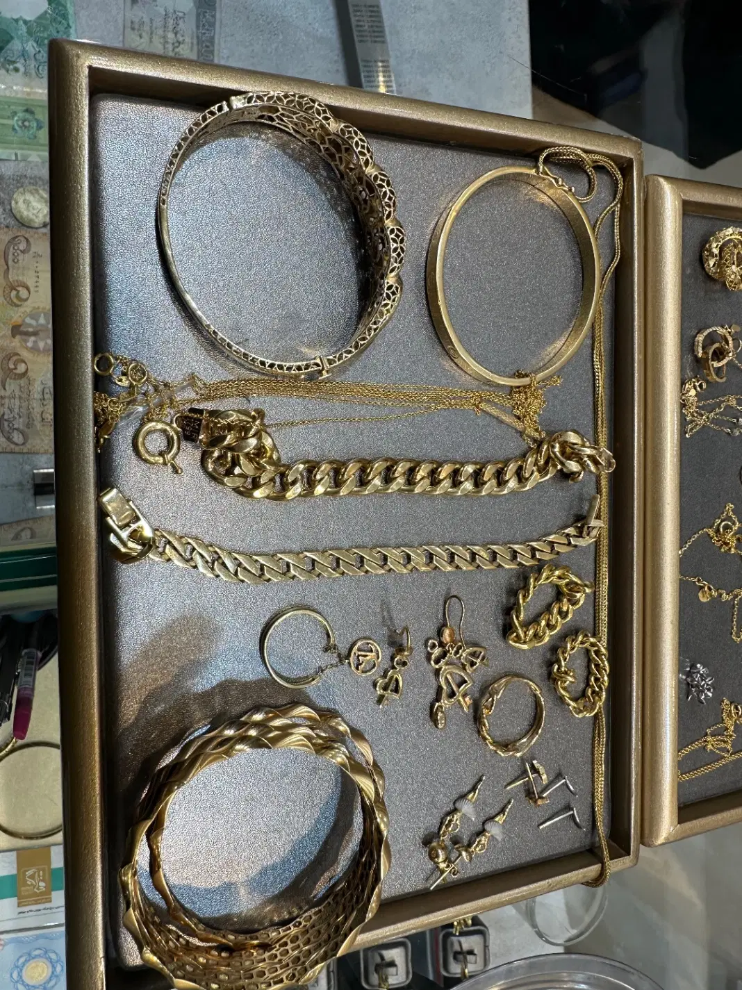 مغازه طلا فروشی