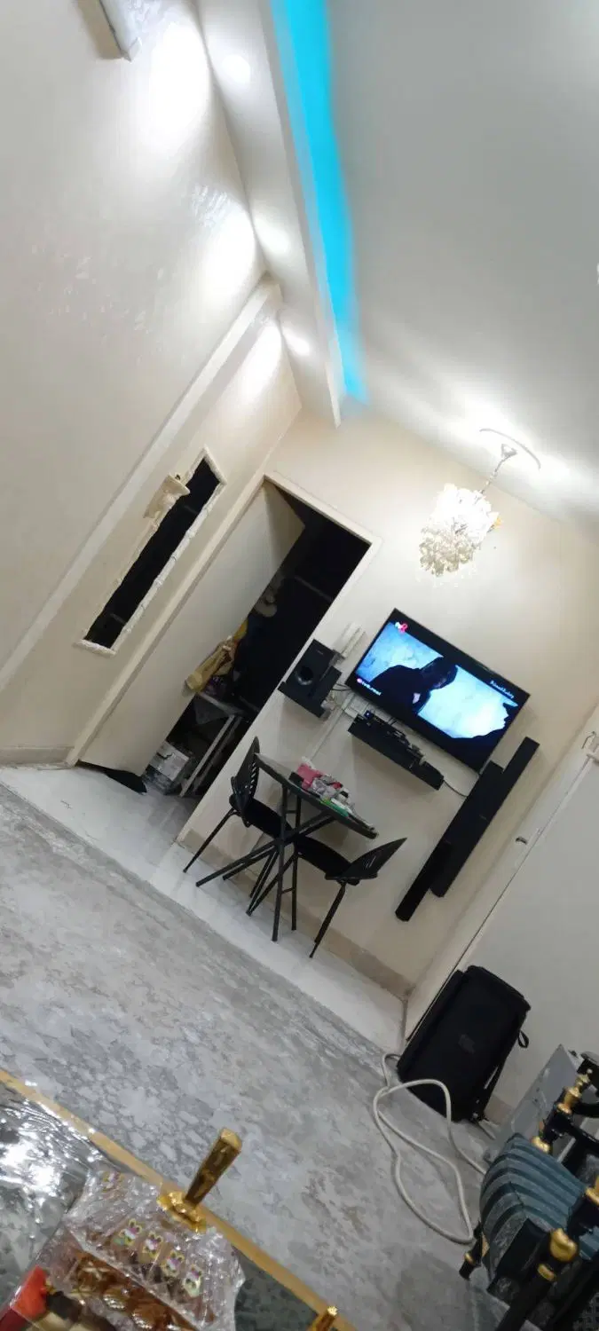 ۶۰متری _انباری سندی_بالکن _تشیع