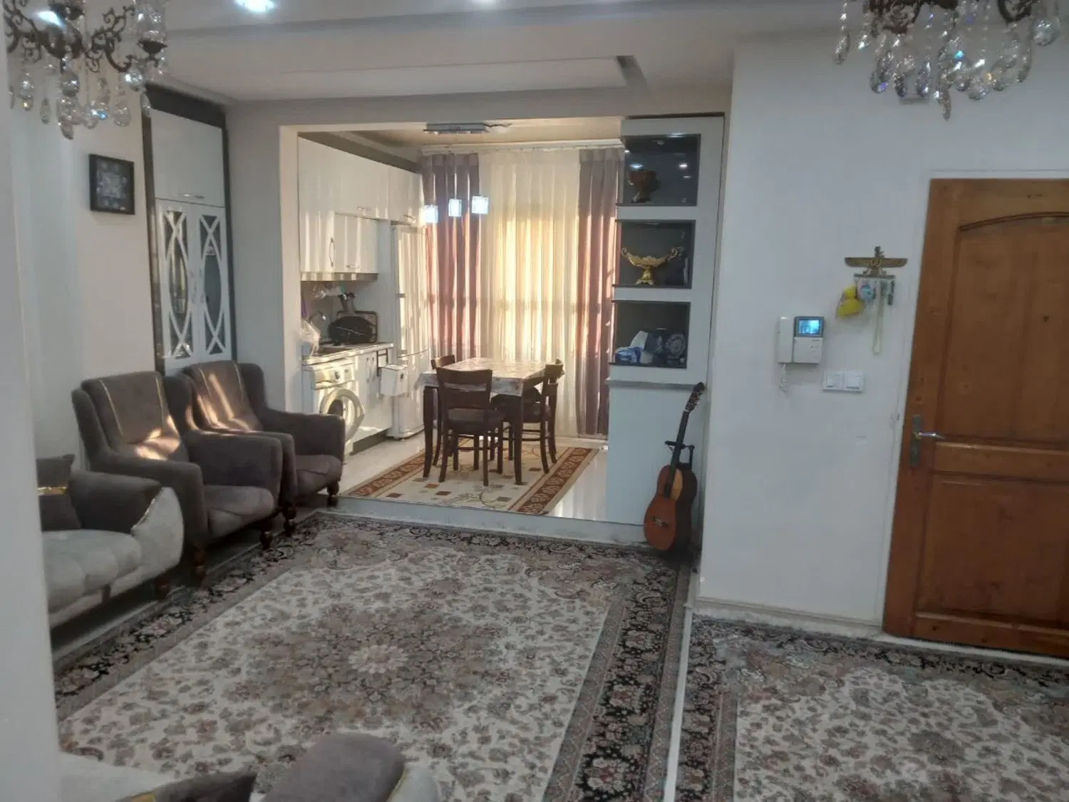 ۶۰ متر طبقه دوم با پارکینگ رودکی بوستان