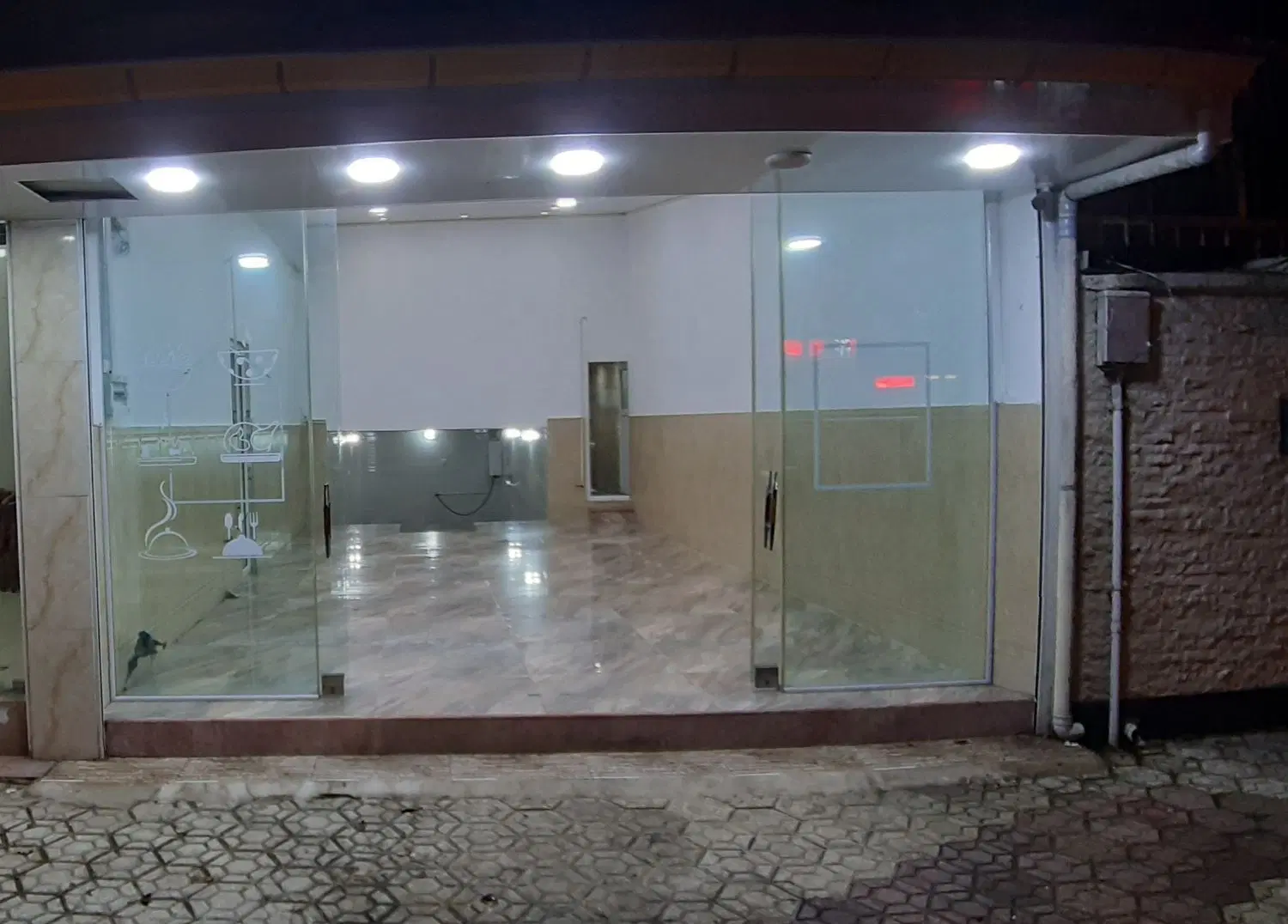مغازه ۶۰ متری پاسداران