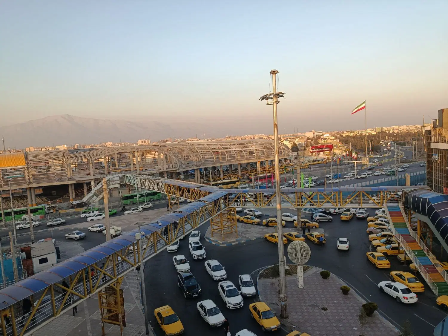 ۱۸متر مغازه بهر فاز ۱ طالقانی_ کاسبی _متری ۴۰۰
