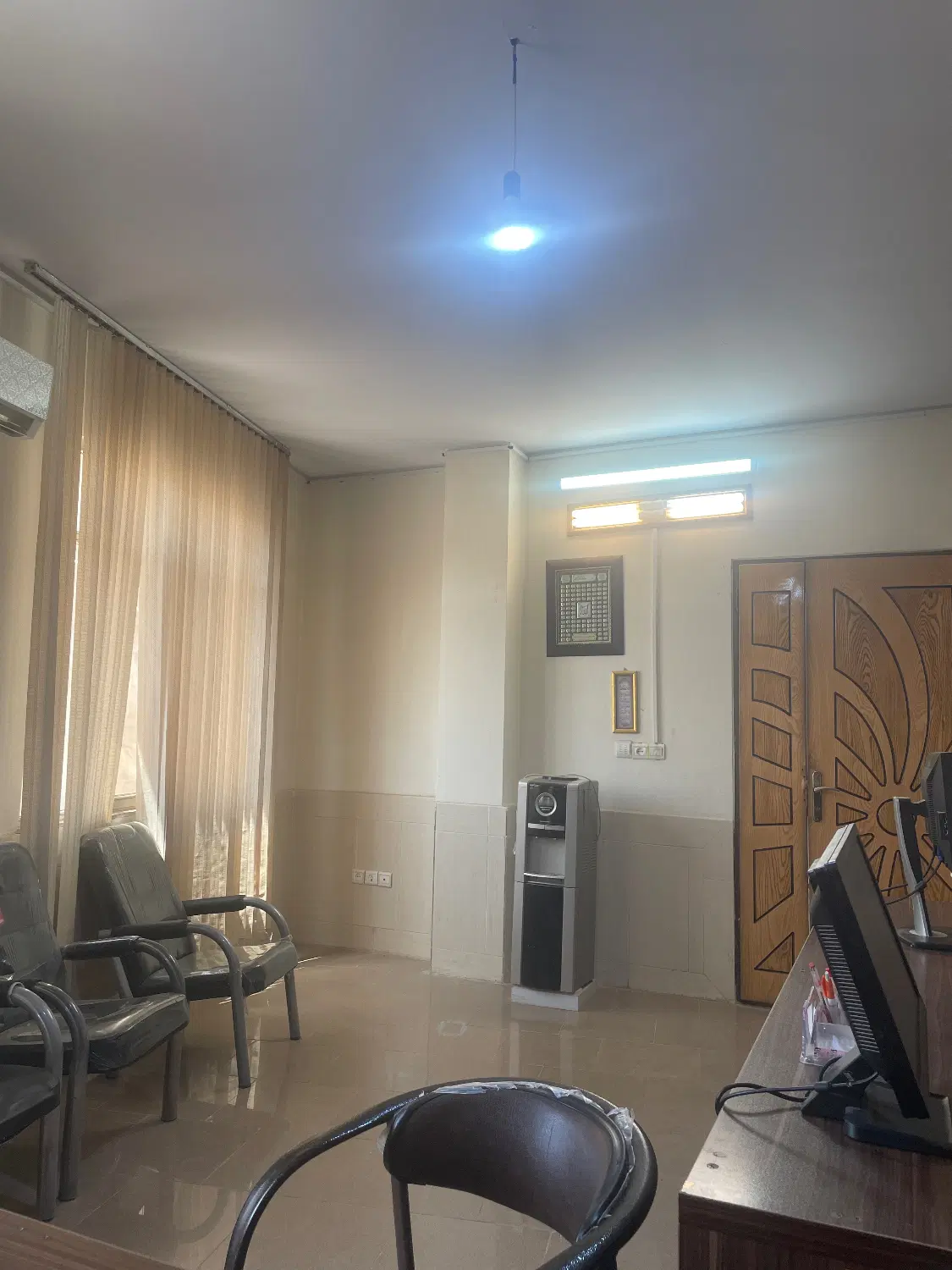 فروش وتحد خدماتی اداری