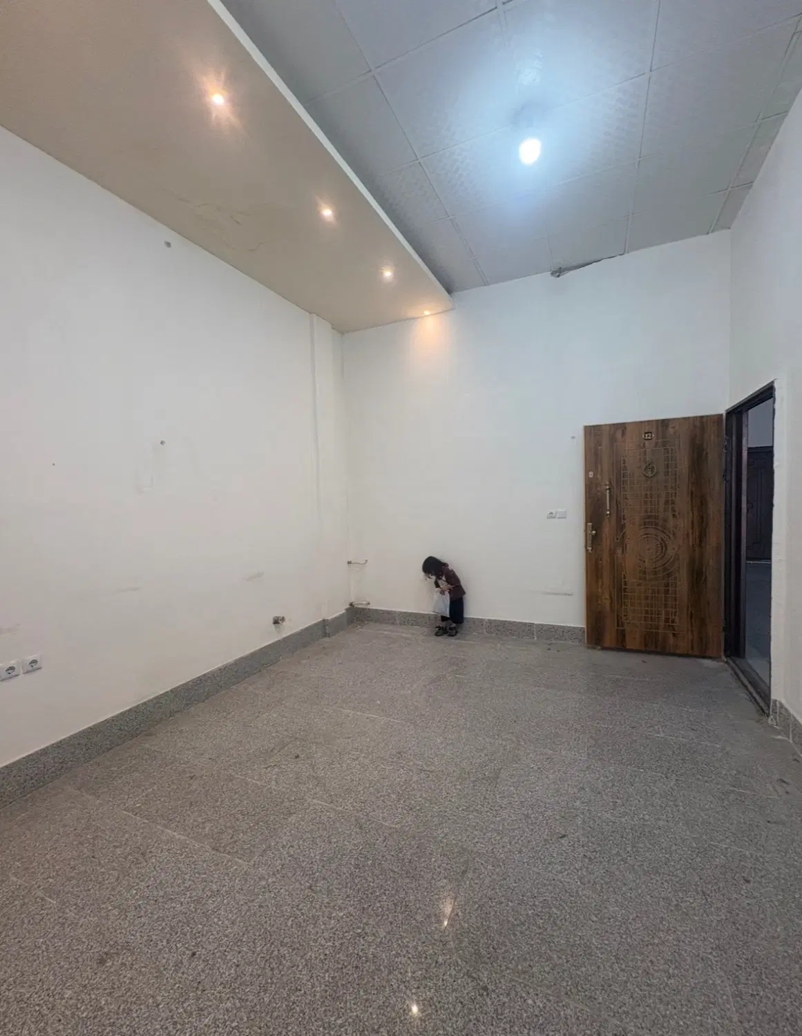 رهن و اجاره دفتر شیک و دنج در مرکز شهر