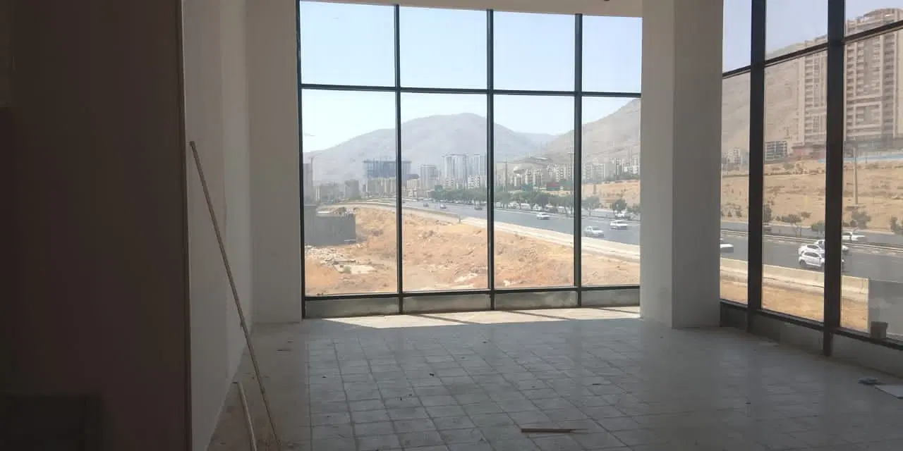 اجاره مغازه ۱۰۱ متری در مجتمع تماس