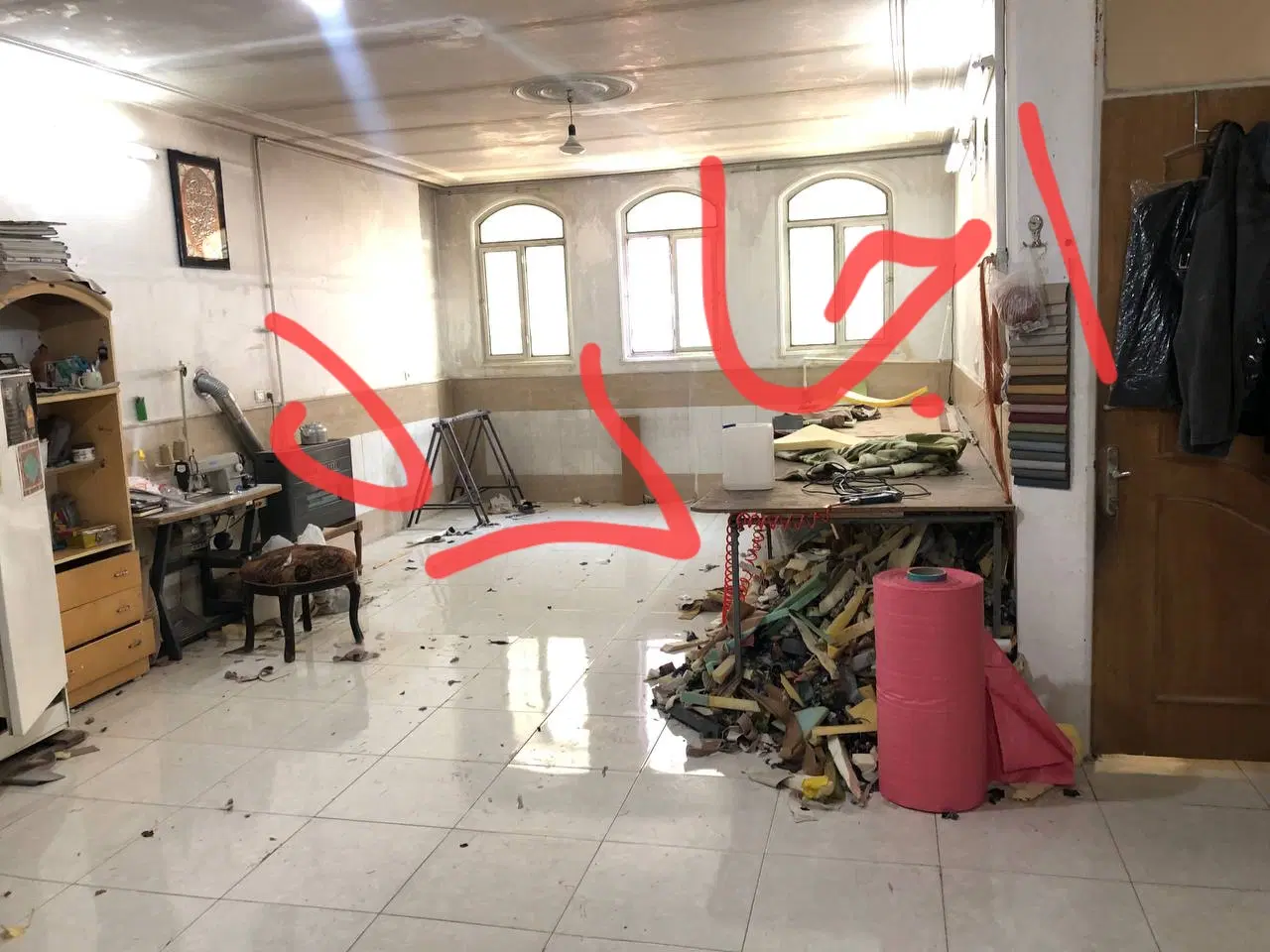 دفتر کار، انبار، کارگاه تولیدی سبک