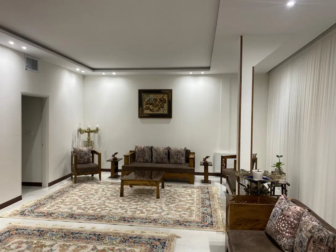 ویلایی سه طبقه آپارتمان مجزا مستغلاتی نوساز