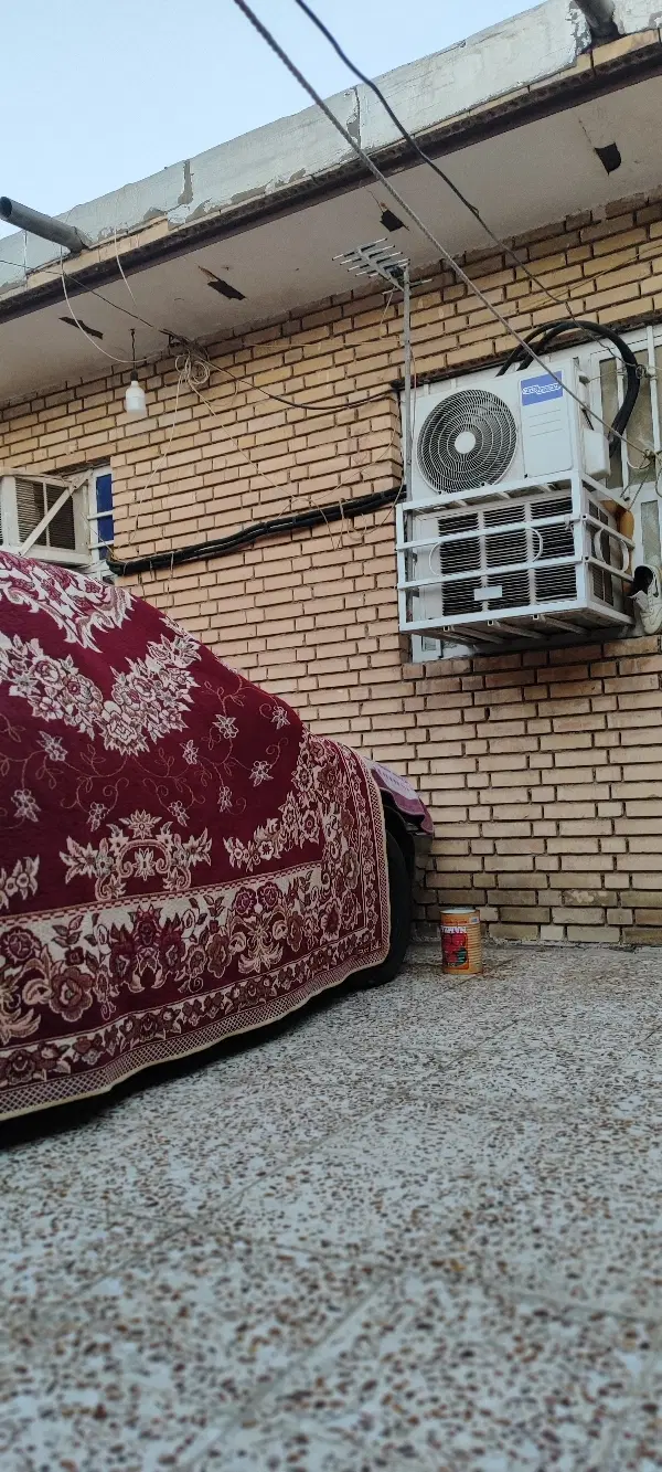 یک خانه ۲۱۰متری عین دو خیابان ۴غربی خیابان اسدی