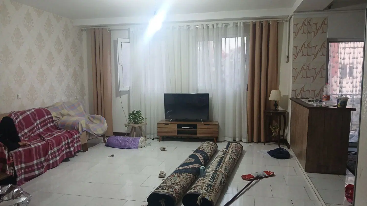 واحد ۶۶ متری وام دار